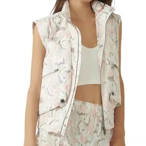 Free People Off The Grid Vest in Ivory Cream Floral sz small NWT bust 21”